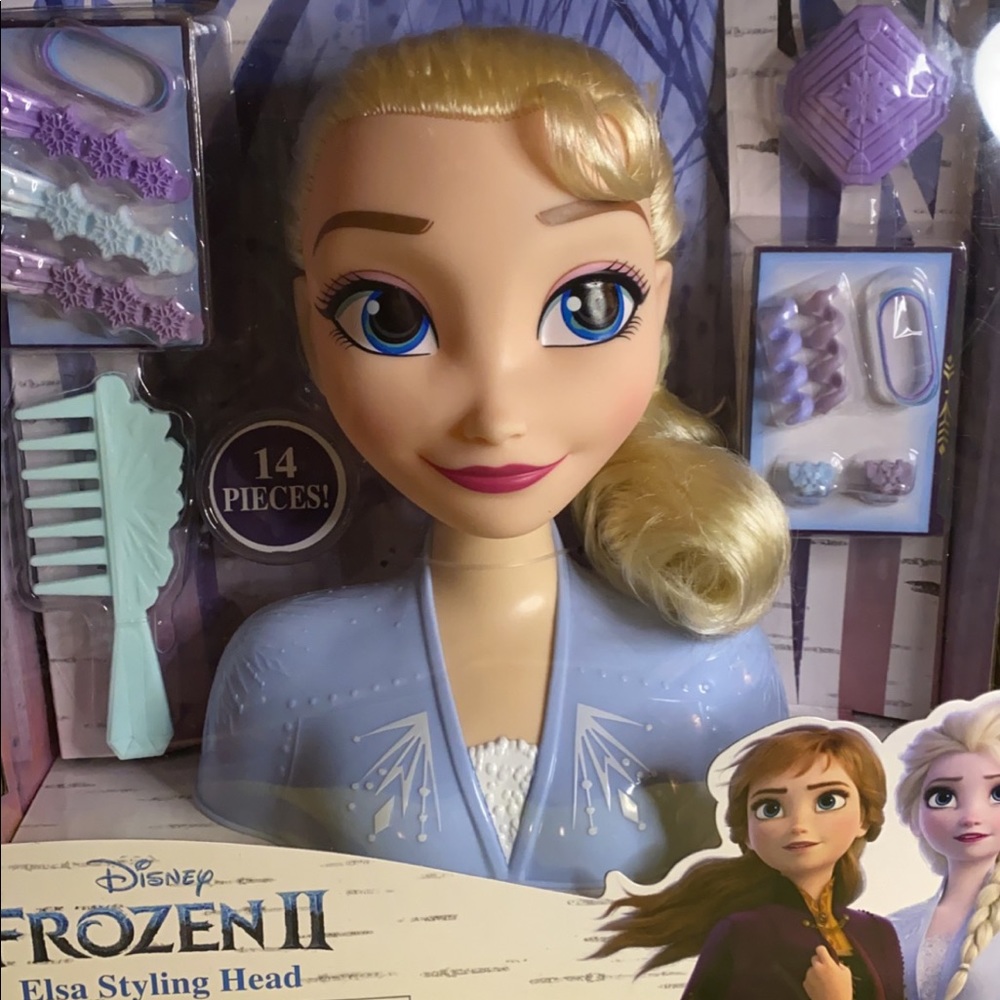 Frozen2 Elsa styling head with 14 pieces